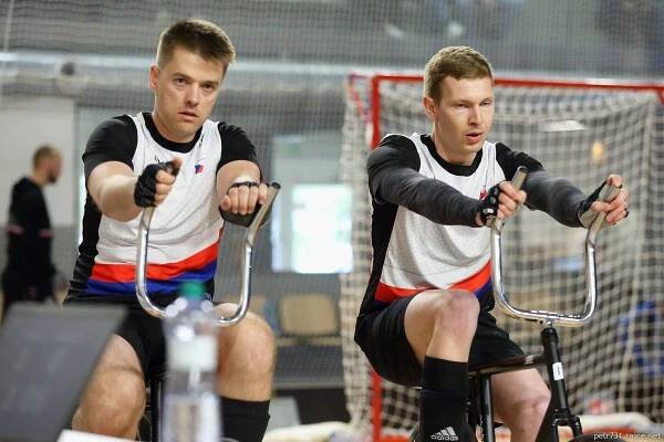 Hrdlička mladší se Staňkem vládli i doma a po extraligové výhře jsou blízko MS