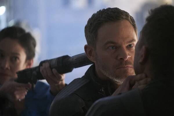 Killjoys: Vesmírní lovci - Přeměna - Z filmu - Aaron Ashmore