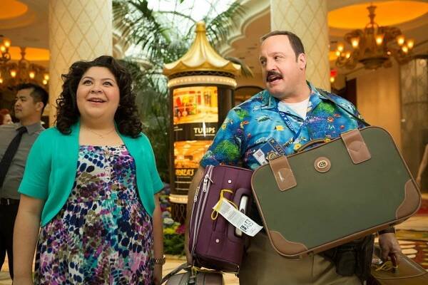 Policajt ze sámošky 2 - Z filmu - Raini Rodriguez, Kevin James