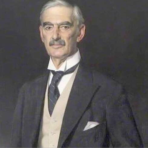Arthur Neville Chamberlain (18. března 1869, Birmingham – 9. listopadu 1940, Heckfield) byl britský státník, člen Konzervativní strany a premiér. Byl synem úspěšného průmyslníka a politika Josepha Chamberlaina. Nejznámějším se stal uplatňováním appeasementu v zahraniční politice a roku 1938 podpisem Mnichovské dohody, kterou byl uznán požadavek nacistického Německa, aby mu Československo odstoupilo oblasti obývané sudetskými Němci. Poté, co Německo pokračovalo ve své agresivní politice, mu vyhlásil 3. září 1939 válku a vedl Spojené království v prvních osmi měsících druhé světové války. ▬ Nevillův starší bratr Austen Chamberlain byl britským ministrem zahraničí (1924-1929) a nositelem Nobelovy ceny míru.