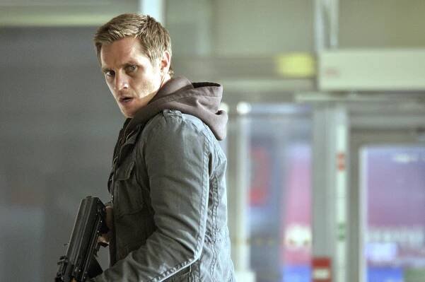 Nikita - The Guardian (S01E05) (2010)