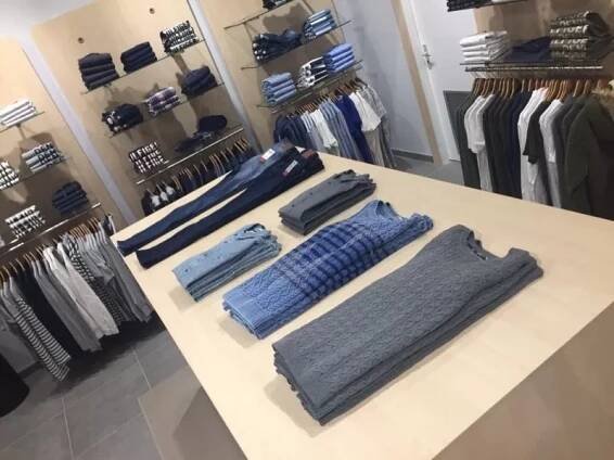 Hilfiger Denim a Guess nově v Hradci Králové
