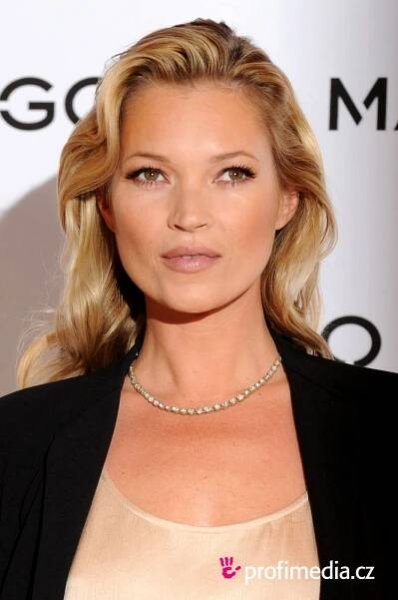 Kate Moss - celebrity účes - HappyHair