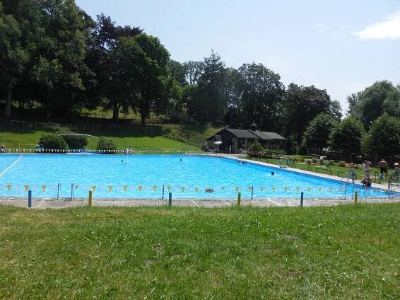 Freibad Česká Kamenice - Schwimmbecken und Aquaparks - Lausitzergebirge - Ceska Kamenice
