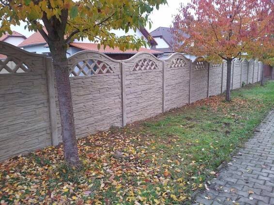 Plot k rodinnému domu: Vsaďte na odolný betonový plot - Myslitel