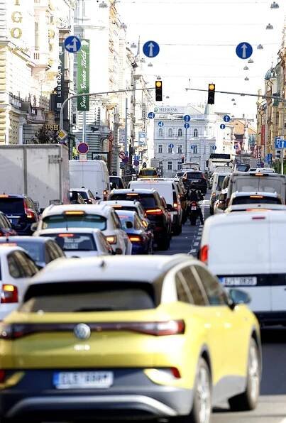 Přes půl miliardy na dopravní infrastrukturu. Praha dotaci od státu využije na „Barranďák“ či nové semafory