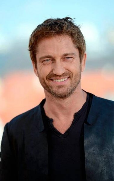Ukázala mu své přírodní poklady? Rita Ora a Gerard Butler spolu strávili noc na hotelu!
