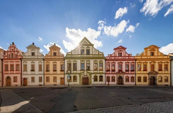 POZNEJTE HRADEC KRÁLOVÉ SE LVEM GUSTÍKEM