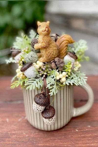 Autumn squirrel!!Hello Autumn!Acorns!🐿️🐿️🐿️ | Fall thanksgiving decor, Fall halloween crafts, Fall decor diy crafts