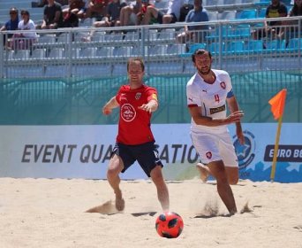 Plážový fotbal v Portugalsku: porážky obou českých týmů na úvod