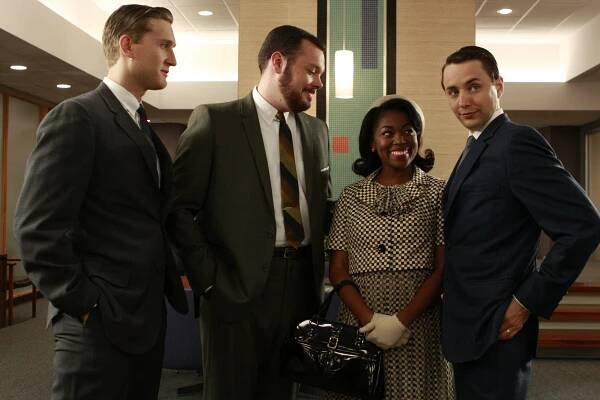 Aaron Staton, Michael Gladis, Donielle Artese, Vincent Kartheiser - Šílenci z Manhattanu - Dědictví - Z filmu