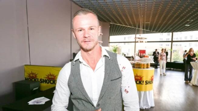 Braňo Polák přišel na odpolední party a měl košili potřísněnou krví