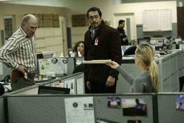 The Bridge - Z filmu - Ted Levine, Diana Maria Riva, Demián Bichir