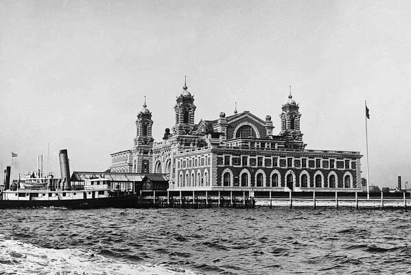 ellis island history