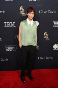 Troye Sivan attends the Pre-GRAMMY Gala & GRAMMY Salute To Industry Icons at The Beverly Hilton on February 03, 2024 in Beverly Hills, California