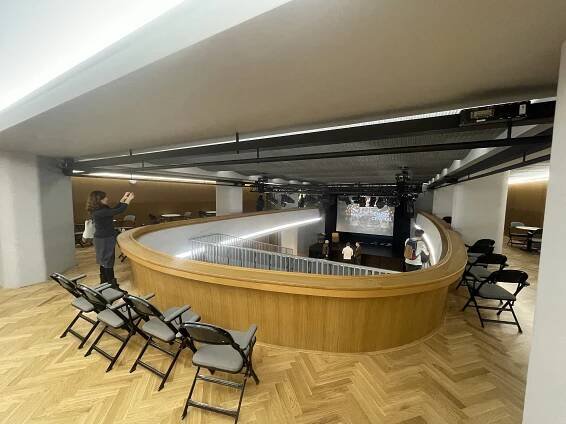 Soubor:Kino Central Olomouc po rekonstrukci (2024) 03.jpg – Wikipedie