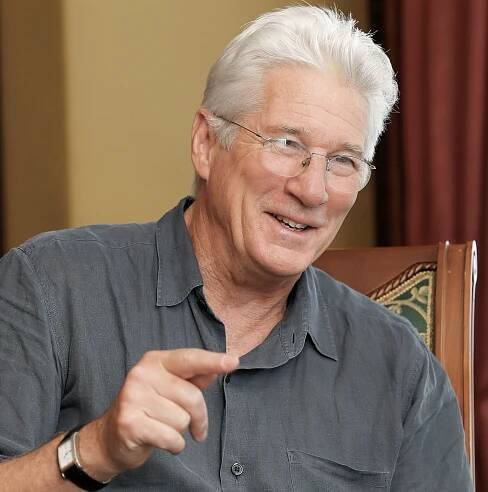 Richard Gere si pořídil nový domov, vyhlíží jako tradiční anglické venkovské sídlo