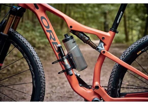 Náhradní cyklistická láhev Fidlock, tmavá