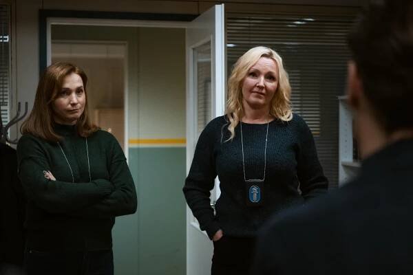 Roba - Terroristi - Z filmu - Leena Pöysti, Mari Perankoski