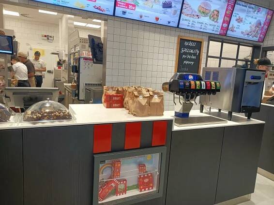 VIDEO: KFC přivítalo v Havlíčkově Brodě první zákazníky, podívejte se