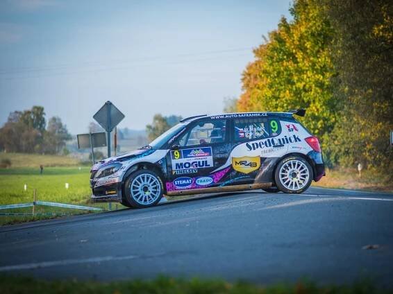 Trněný ovládl Rallye Klatovy, favorizovaný Pech do cíle nedojel