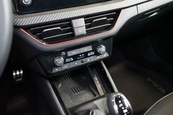 Škoda Scala MONTE CARLO DSG*PANO*ZÁRU