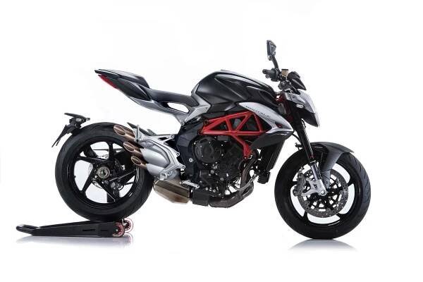 MV Agusta Brutale 800 2016: méně výkonu a vyšší váha, díky Euro 4! × Motoforum.cz