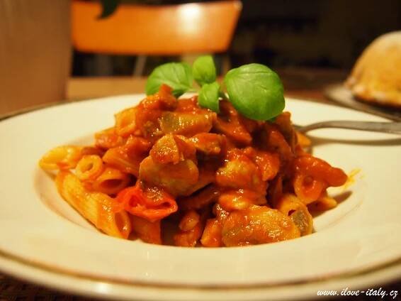 penne s žampióny a bazalkou