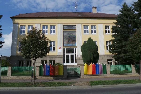 ZŠ a MŠ Nýrsko, Komenského 250 foto 1