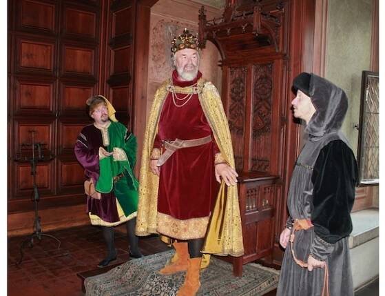 Hrad Karlštejn nezavírá a láká na bohatý program