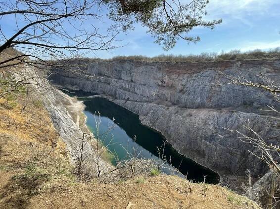 The unique limestone quarries of Velká and Malá Amerika – 2 km to 6 km walks – my♡Czech walks