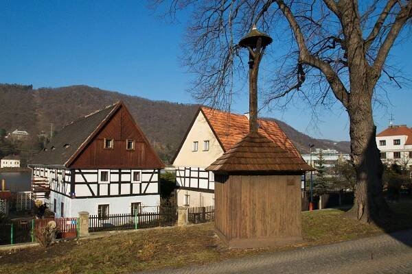 Fotogalerie • Dřevěná zvonička (Zvon, zvonička) • Mapy.com