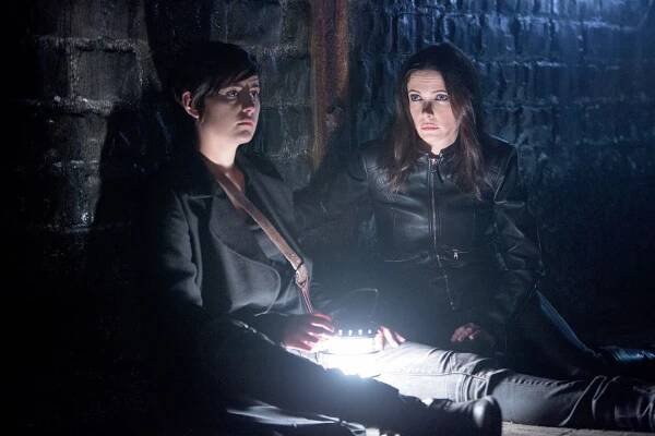 Grimm - Začátek konce 2/2 - Z filmu - Jacqueline Toboni, Elizabeth Tulloch