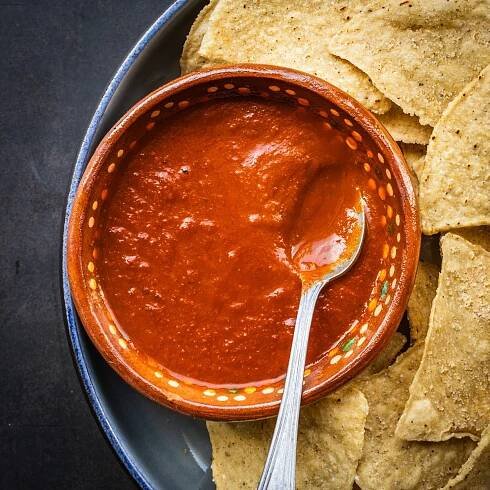 Mexican Salsa Roja Recipe (For Tacos, Chilaquiles and More)
