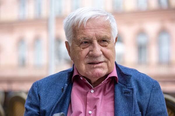 Jakýkoliv kompromisní mír je lepší než válka, říká exprezident Václav Klaus