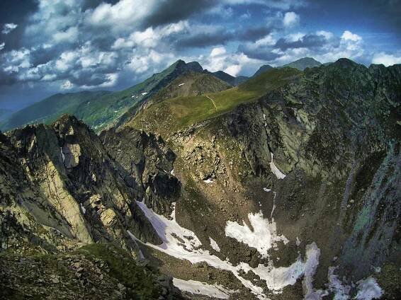 Túra drákulovým královstvím aneb hřebenovka západního Fagaraše v Rumunsku