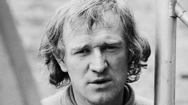 Richard Harris, The First Dumbledore, Accidentally Left His Rolls-Royce In New York For 25 Years - Jalopnik