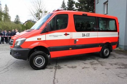 Mercedes-Benz Sprinter v červeném odstínu RAL 3024 pořídili hasiči z Bystřice | POŽÁRY.cz - ohnisko žhavých zpráv | hasiči