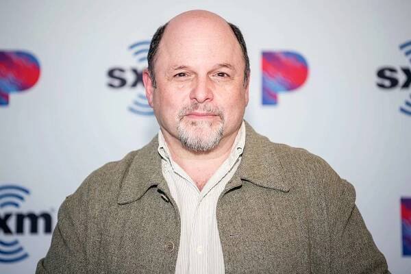 Jason Alexander Belts Out 'New York State of Mind'