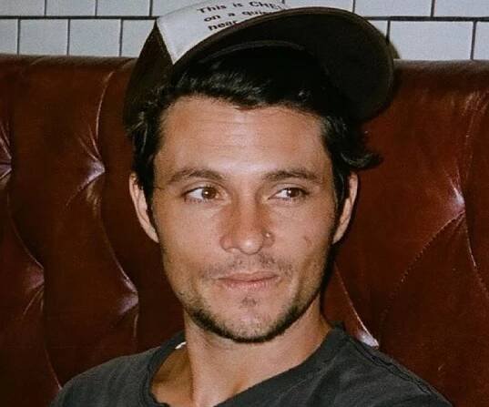 Shiloh Fernandez Biography - Facts, Childhood, Family Life & Achievements