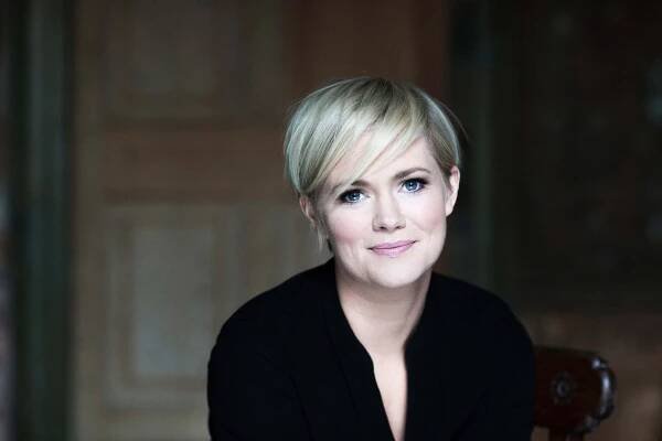 Books: Author Cecelia Ahern and the Perfect smell of success - Nicola Adam