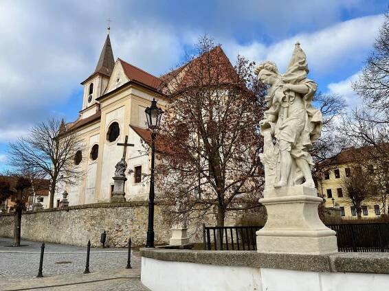 Jak jsme jeli do Hradce Králové vybírat křeslo ... — Expedice Světu vstříc