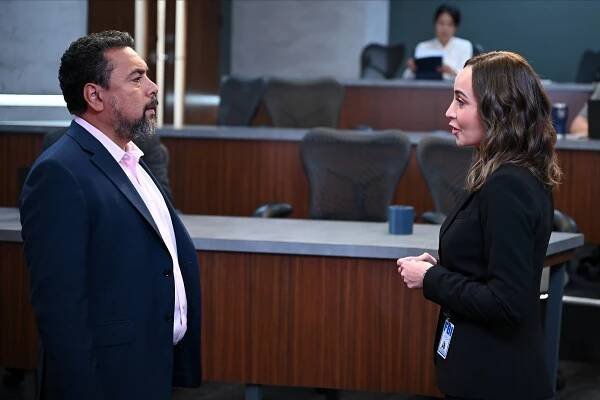 The Rookie: Feds - Countdown - Z filmu - Felix Solis, Courtney Ford