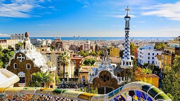 Park Guell navrhl katalánský architekt Antoni Gaudí původně jako zahradní město.