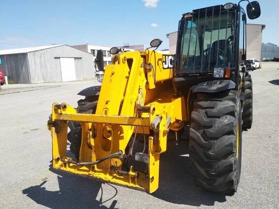 Teleskopický manipulátor JCB 541-70 Agri Super
