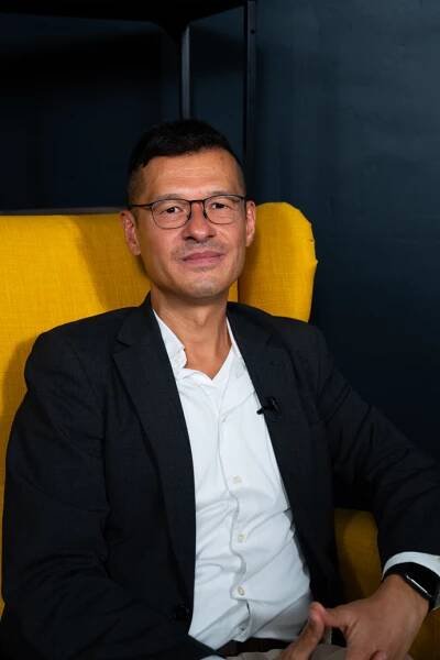 Osamu Okamura se rozpovídal o stavbě svého bratra.