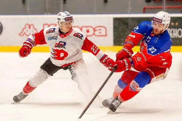 Fotografie ze zápasu 12. kola Maxa Ligy mezi HC RT Torax Poruba a HC Dynamo Pardubice "B".