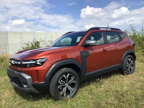 Pyramida Průhonice - Dacia Duster LPG MAX. VÝBAVA SKLADEM