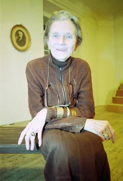 Vychrtlá představitelka Škopkovic babičky Valerie Kaplanová (81) milovala tlusté maso, cigarety a rum