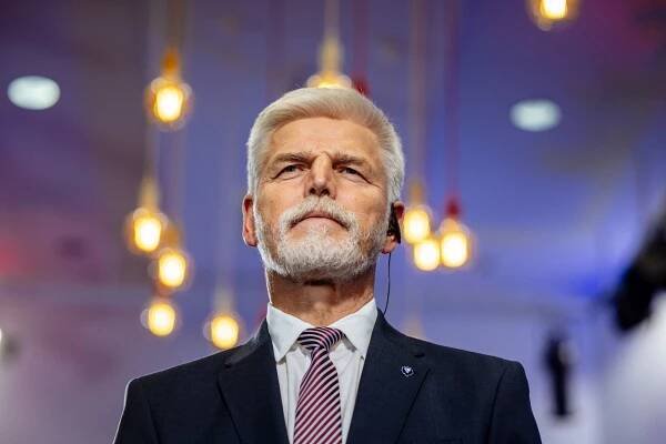 Prezident Pavel nevyloučil, že se pokusí ve volbách obhájit svůj mandát
